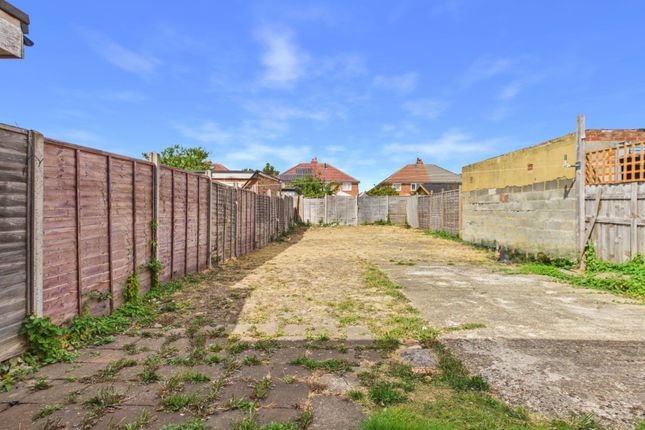 59, Norfolk Avenue, Berkshire photo 4