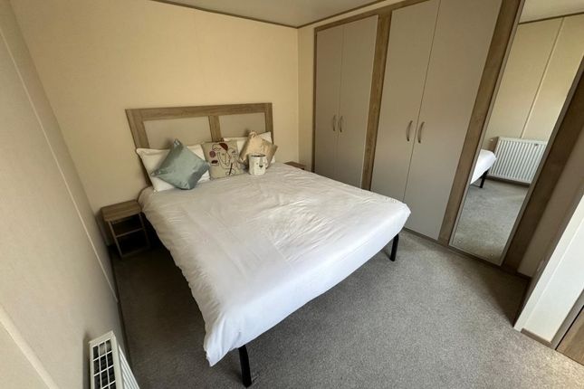 Chichester Lakeside Holiday Park, Chichester photo 2