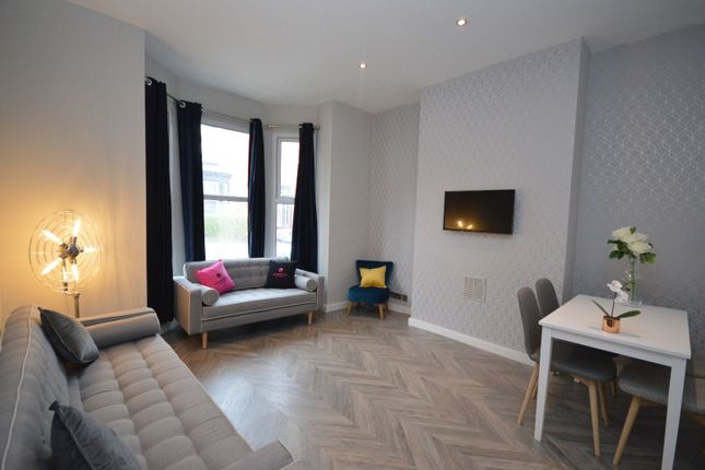 6 Norwood Terrace, Leeds photo 5