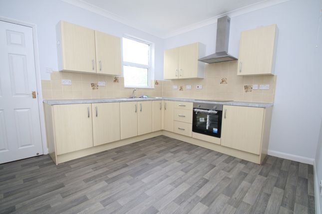 Flat to rent in Shanklin Road, Brighton