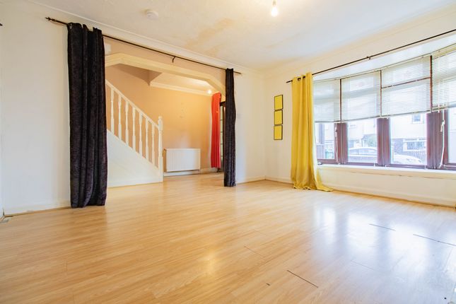 8 Harthill Road, Bathgate photo 4