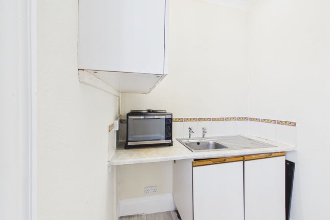 Flat 10, Eton House, Cheltenham photo 5