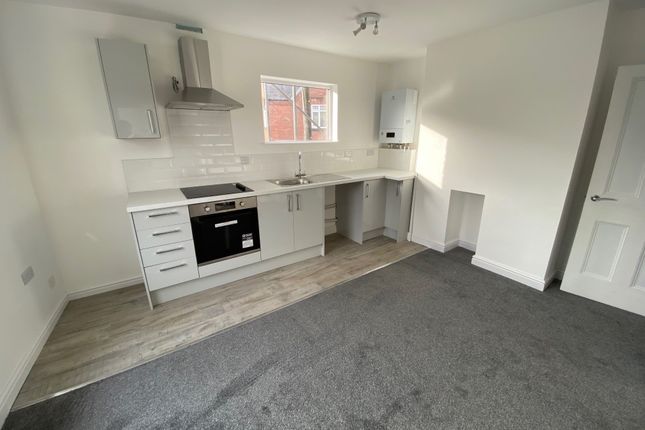 82, ILKESTON photo 4