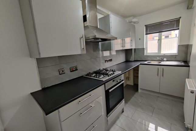 1 Sharples Green, Luton photo 3
