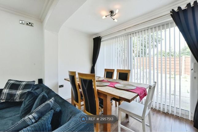 Lawnswood Park Road, Swinton, Manchester photo 4