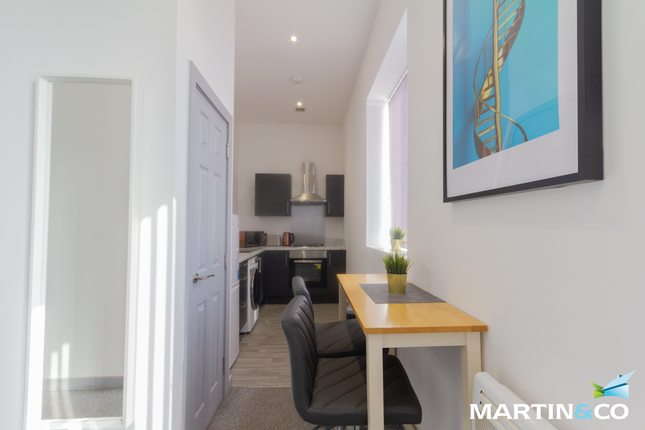 305, Oak Court, Brierley Hill photo 3