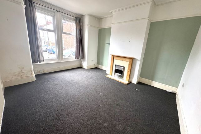 4, Caerwys Grove, BIRKENHEAD photo 2