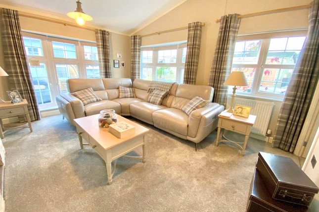 74, Wickham Court, Southwick Road, Fareham photo 3