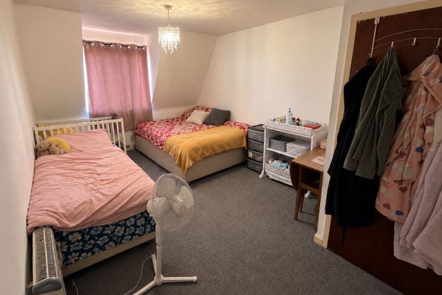 Rodeheath, Luton photo 4