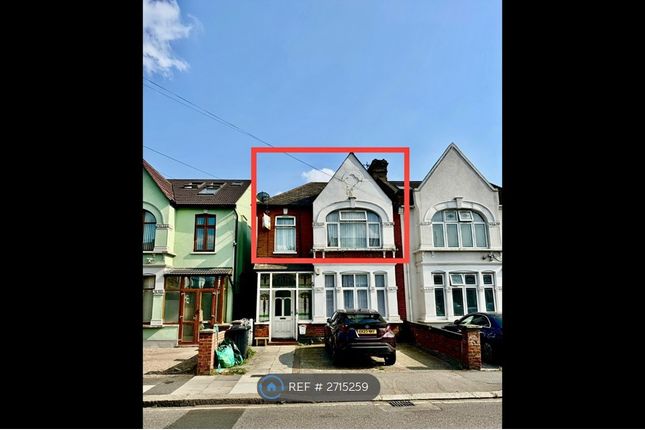 First Floor Flat 3/4 Bedrooms