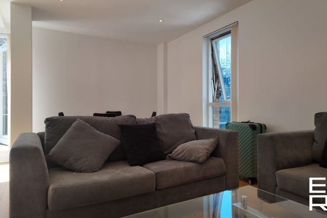 Flat 10, 4 Hand Axe Yard, Kings Cross photo 2