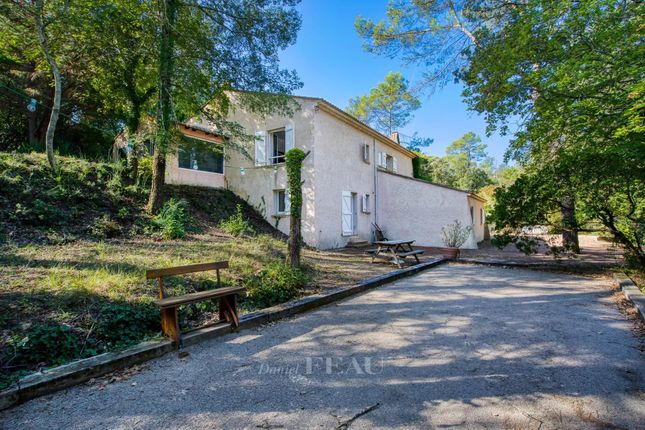 Detached house for sale in Bagnols-En-Forêt, 83600, France