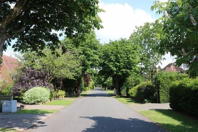 3, School Close, High Wycombe photo 2