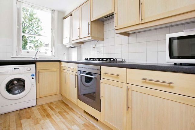 Flat 13, 303-309, Lavender Hill, London photo 3