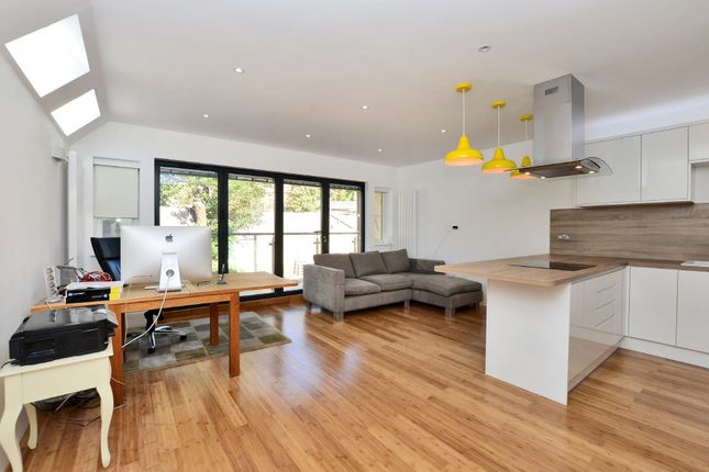 Flat 1, 25, Victoria Road, Kingston Upon Thames photo 2