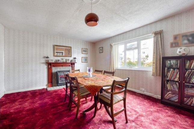 15, Broomloan Lane, Sutton photo 4