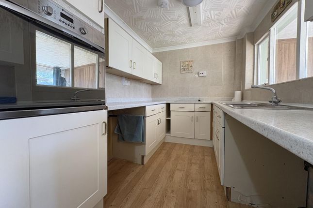 6, Ellen Close, Bridgwater photo 4