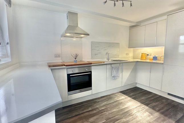 4, Beach Court, Weston-super-Mare, North Somerset photo 3