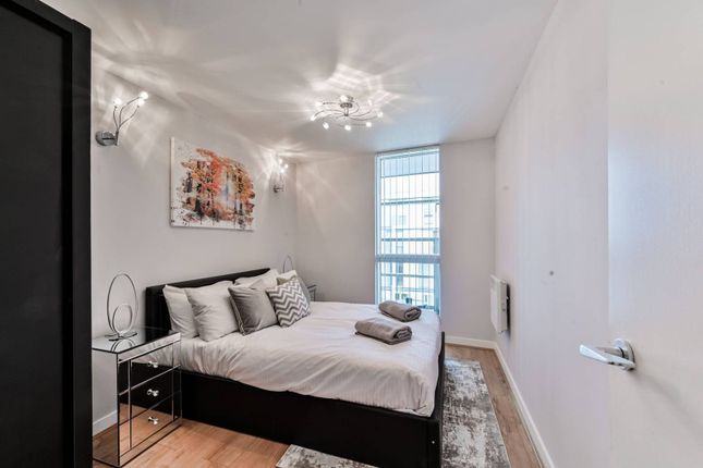 Flat to rent in New River Village, Hornsey