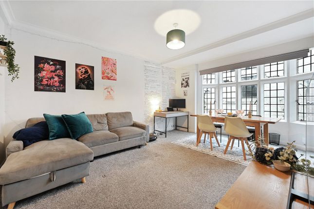 Flat 10, Downing Court,, Grenville Street, London photo 2