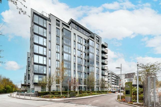 Thumbnail Flat for sale in Lapwing Heights, Hale Village, London