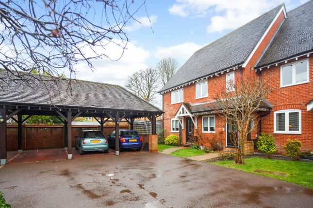 Flat for sale in Middle Green, Betchworth