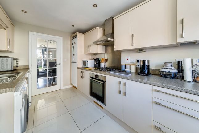 11 Roman Fields, Didcot photo 3