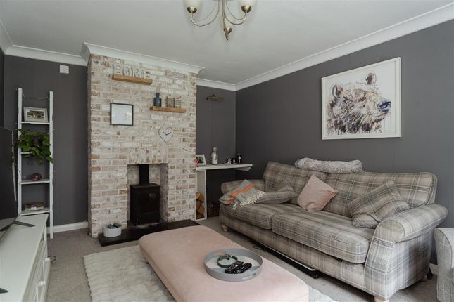 Sixty Two, Chapel Road, Horley photo 3