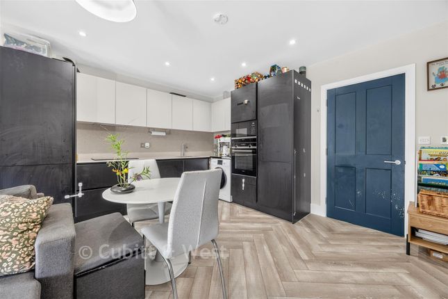 Kyle Court, Woodcrest Road, Purley photo 3