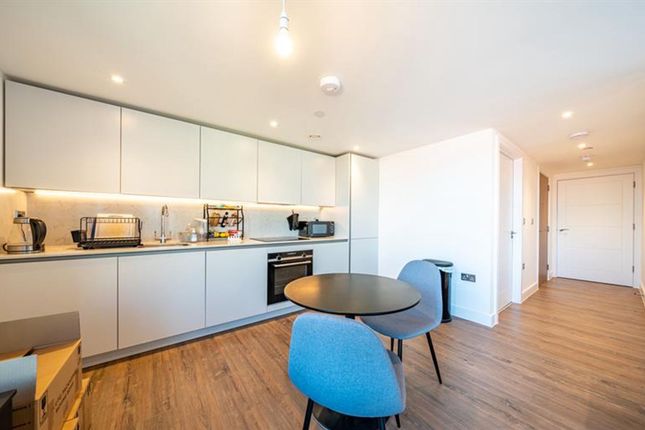 Apt 42, The Waterside Apartments Pavilion Road, Nottingham photo 4