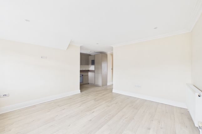 Flat 3, 82b Portlock Road, Maidenhead photo 4