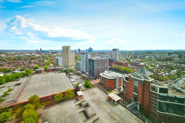 Flat for sale in Michigan Point Tower A, Michigan Avenue, Salford
