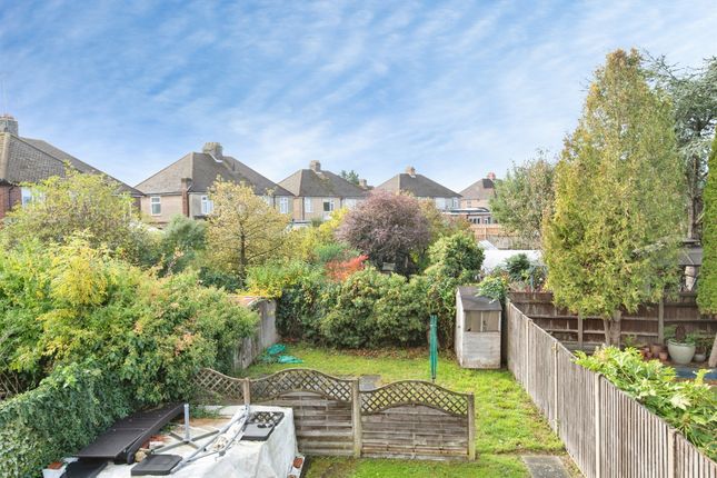 Birchen Grove, Luton photo 2
