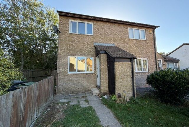 15, Luton photo 4