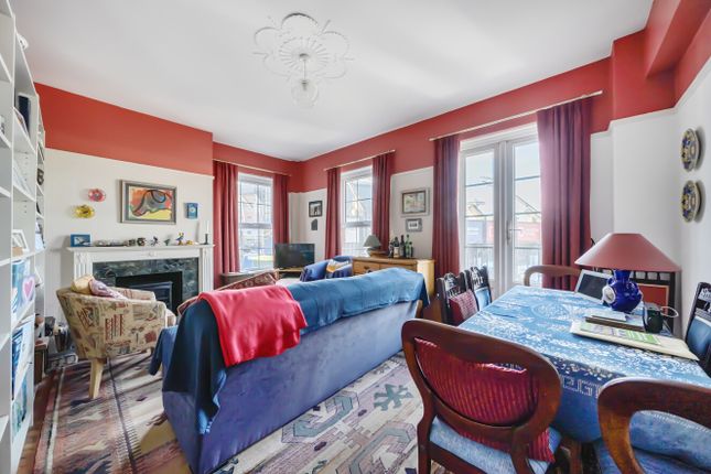 Flat 6, Raglan House,, Westgate Street, Cardiff photo 3