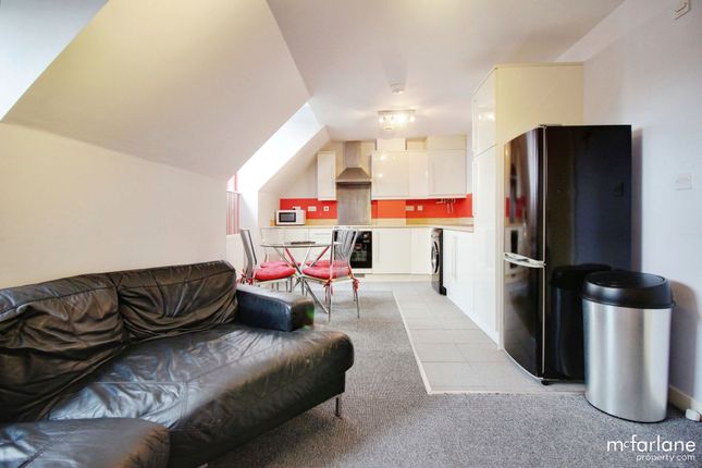 69 Phoebe Way, Swindon photo 2