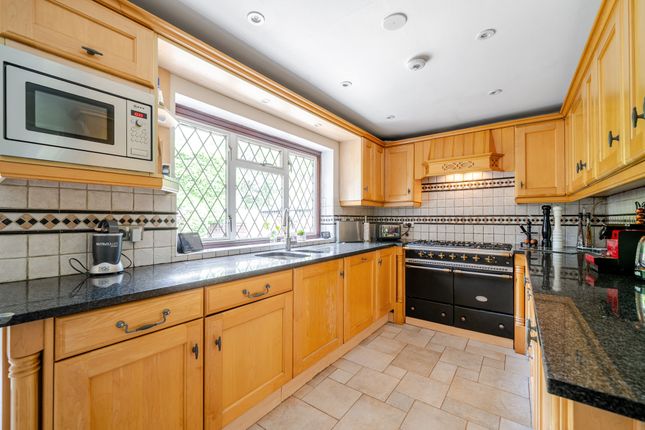 10, The Crescent, SHEPPERTON photo 4