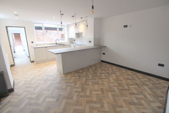 107 Billinge Road, Wigan photo 5