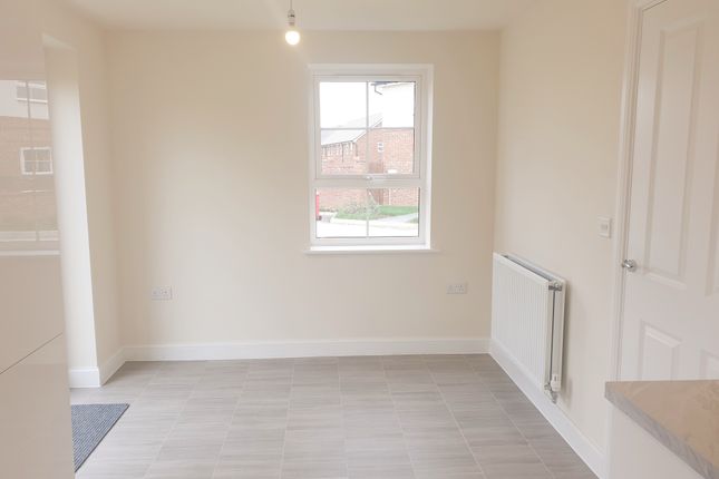 44, Aylesbury photo 3