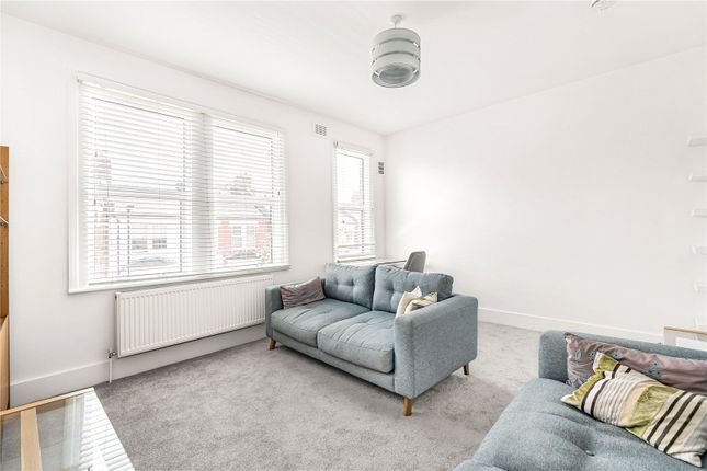 14, Whitestile Road, Brentford photo 3