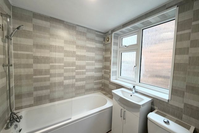 22, St. Helens photo 4