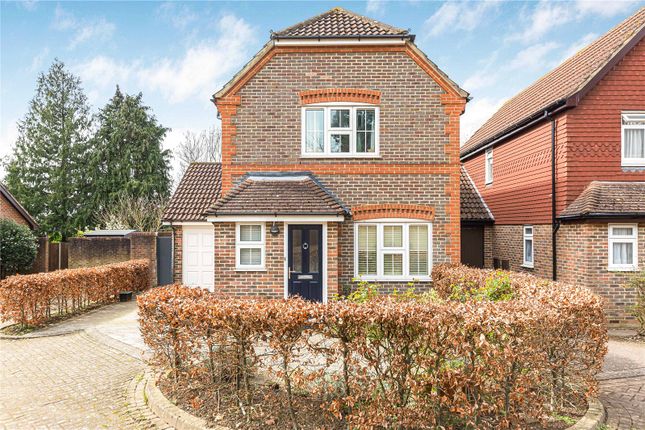 Link-detached house for sale in Cheriton Close, Cockfosters, Hertfordshire EN4