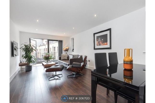 Newton Court, Axio Way, London photo 3