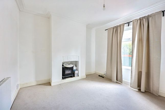 49 Fairoak Avenue, Newport photo 3