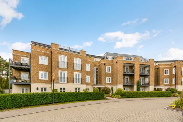 Thumbnail Flat to rent in Kingswood, Ascot