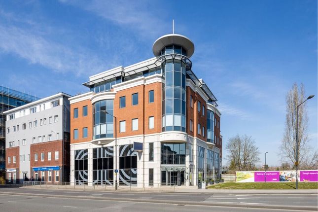 Office to let in High Street, Slough
