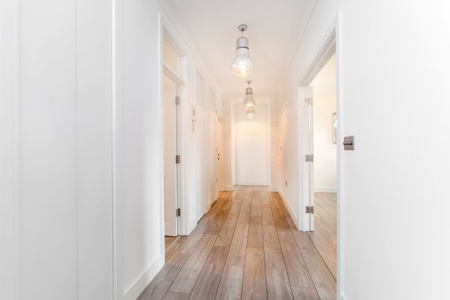 Flat for sale in Heathway Court, Finchley Road, Hampstead