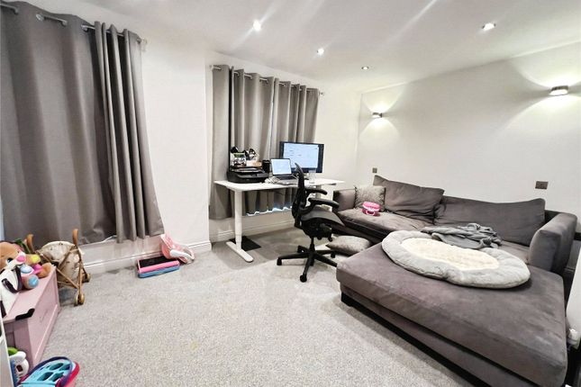 17A,, Windmill Street, Bushey photo 5