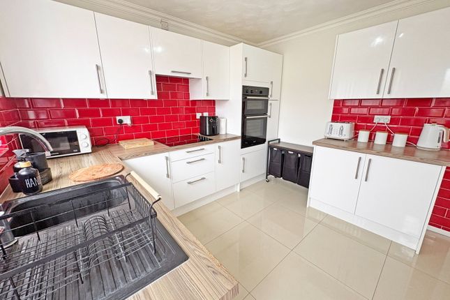 13, Jenkins Close, Skegness photo 2