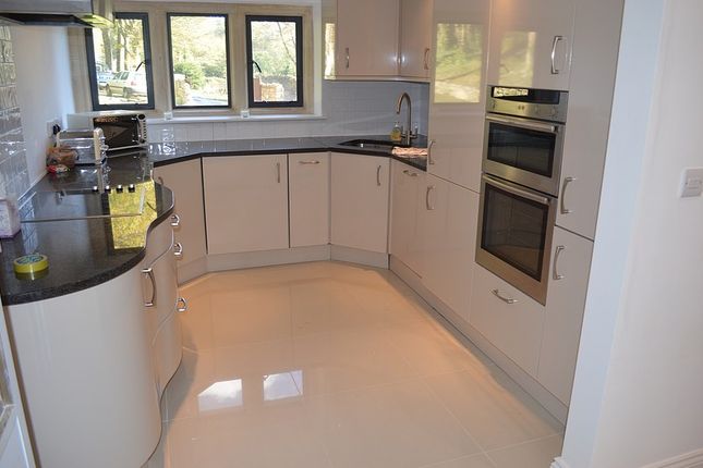 3 bed flat to rent in Brockham End Mews, Lansdown, Bath BA1